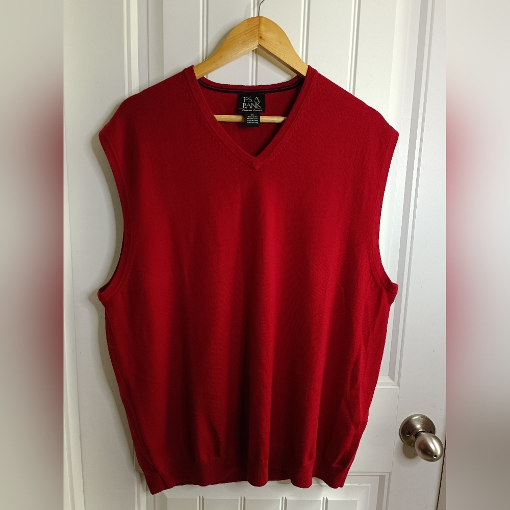 Jos. A. Bank Traveler Mens XL Red Merino Wool V Neck Sweater Vest Golf Preppy